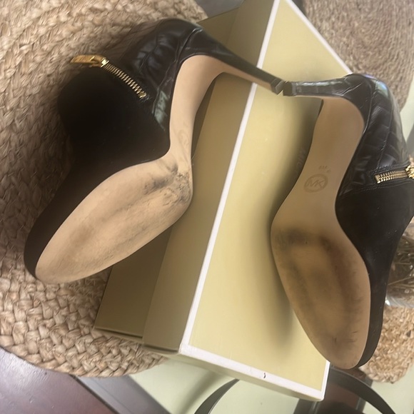 Michael Kors Bootie - Picture 3 of 8